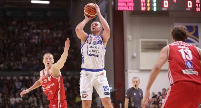 Basket, Serie A: colpi esterni di Sassari e Capo d'Orlando