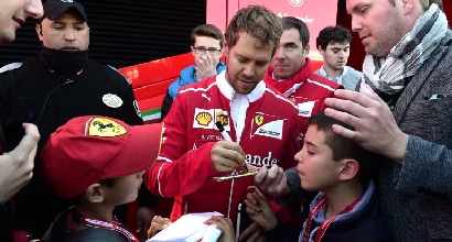 Vettel: "Mi sento meglio, c'è più trazione"