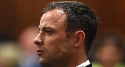 Pistorius è ai domiciliari: il 3 novembre processo d'appello