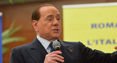Berlusconi: "Totti? Mai pensato di portarlo al Milan, le bandiere non si toccano"