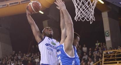 Basket, prima sconfitta per Brescia: Sassari affonda la capolista