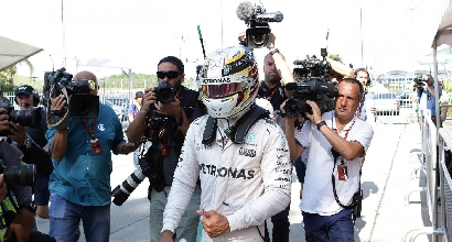 F1, pace Hamilton: "Ho fiducia nella Mercedes"