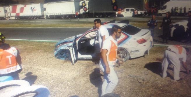 Motomondiale, paura per Uncini: si schianta con la safety-car