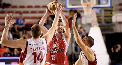 Basket, Serie A: derby a Reggio Emilia, Bologna ko Basket, Serie A: derby a Reggio Emilia, Bologna ko