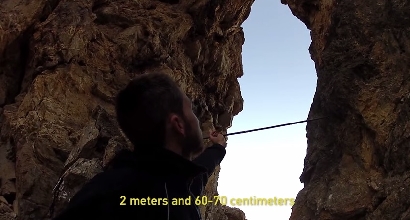 Base jumping: con la tuta alare in un foro di 3 metri