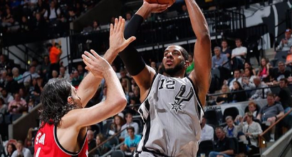 Nba: Spurs implacabili, Detroit passa a Chicago