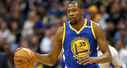 Nba: Warriors e Cavs sorridono, Hawks corsari a Boston