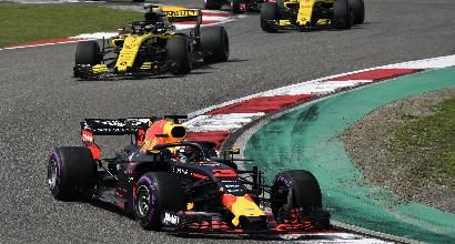 F1, GP Cina: Ricciardo fa il dragone e trionfa