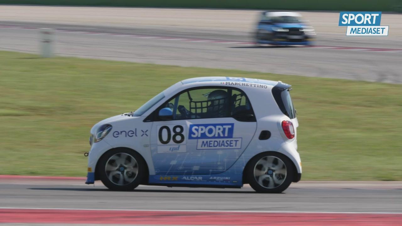 Smart EQ fortwo e-cup, la derapata