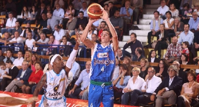Basket, Serie A: colpi esterni di Brindisi e Reggio Emilia Basket, Serie A: colpi esterni di Brindisi e Reggio Emilia