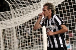 Krasic spazza la crisi: 4-2 Juve Krasic spazza la crisi: 4-2 Juve