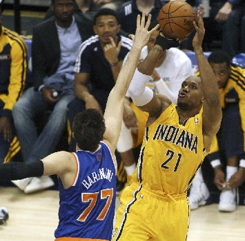 Bargnani contro i Pacers (Ansa) Bargnani contro i Pacers (Ansa)
