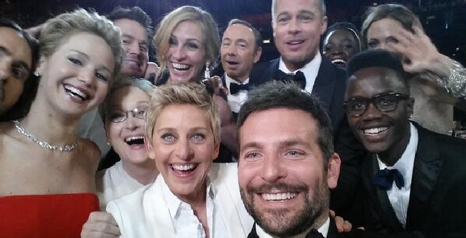 A Tiki Taka selfie 'da Oscar' in diretta A Tiki Taka selfie 'da Oscar' in diretta