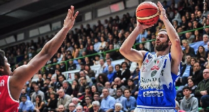 Basket, Serie A: Sassari è tornata, stesa pure Pistoia