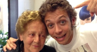 Valentino Rossi in lutto: è morta nonna Denise Valentino Rossi in lutto: è morta nonna Denise