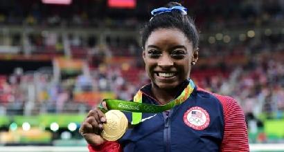 Ginnastica, la campionessa olimpica Usa Simone Biles denuncia: "Anche io abusata dall'ex medico della Nazionale"