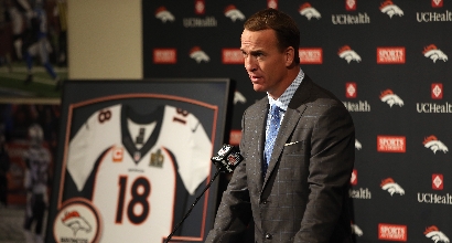 Nfl, Peyton Manning dice basta: si ritira il quarterback dei record