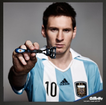 Sondaggio Gillette: chi è il più preciso? Messi batte Pirlo Sondaggio Gillette: chi è il più preciso? Messi batte Pirlo