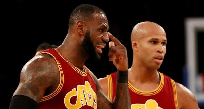 NBA: Warriors in volata, Cavs in scioltezza