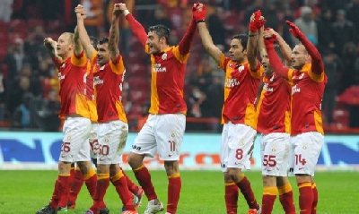 Sneijder, esordio e vittoria Sneijder, esordio e vittoria