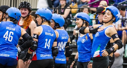 Pattini, scontri e rock and roll: ecco il Roller Derby