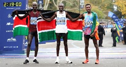Maratona di New York: il keniano Kamworor trionfa sotto la pioggia