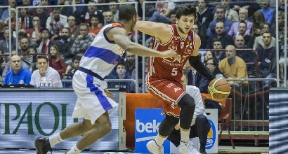 Basket, Serie A: Milano indomabile, Pistoia al tappeto Basket, Serie A: Milano indomabile, Pistoia al tappeto