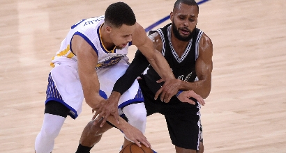 Nba: i Warriors triturano gli Spurs
