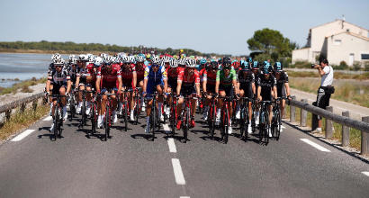 Vuelta di Spagna, seconda tappa: tappa e maglia a Lampaert