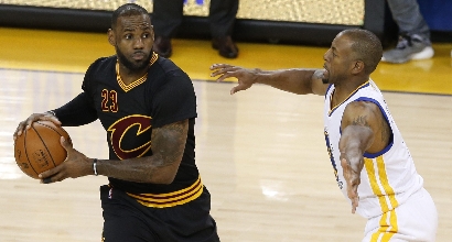 Finals Nba: festa rinviata per Golden State