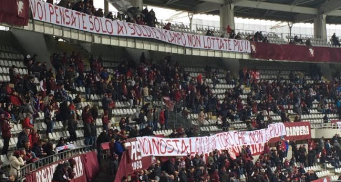 "Pensate solo ai soldi. Cairo basta, vattene!": Torino contestato dai tifosi