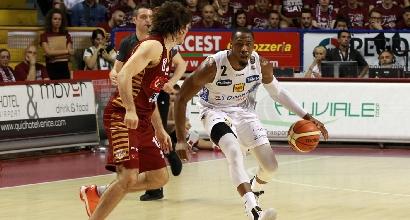 Basket, Serie A Playoff: il sogno di Trento continua, Venezia ko in gara 1