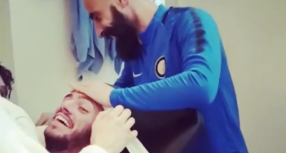 Inter, Santon legato sul lettino: guarda lo scherzo per il compleanno