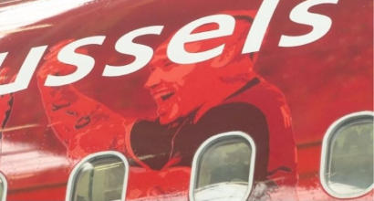 Belgio, la foto di Nainggolan sull'aereo per la Russia: "Penso che qualcuno cambierà il suo posto..."