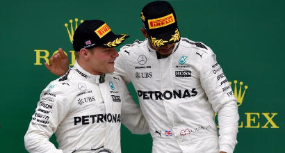 Hamilton-Bottas, AFP