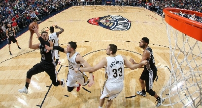 Nba: LeBron trascina i Cavs, Spurs in crisi Nba: LeBron trascina i Cavs, Spurs in crisi