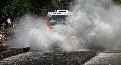 Dakar 2014: due giornalisti argentini morti in incidente d'auto Dakar 2014: due giornalisti argentini morti in incidente d'auto