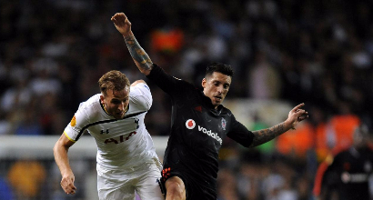 Calciomercato, Milan: accordo col Besiktas per Sosa. Si allontana Bentancur Calciomercato, Milan: accordo col Besiktas per Sosa. Si allontana Bentancur