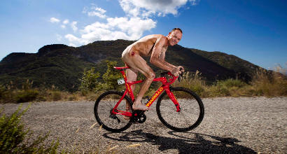 Ciclismo, Froome si mette a nudo: "Il mio grasso corporeo era del 9,8%"