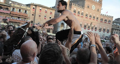 Palio di Siena: la Lupa vince dopo 27 anni