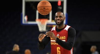 Nba Finals, stanotte gara-1: è sempre LeBron contro Curry