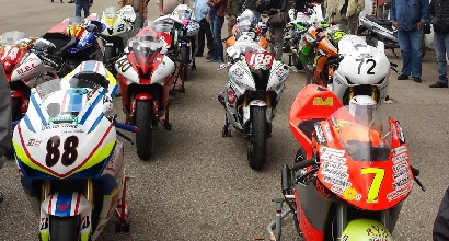 Moto schierate per Cassani (Ansa) Moto schierate per Cassani (Ansa)