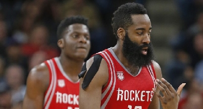 Nba, Harden show: Curry e Durant si arrendono al secondo overtime