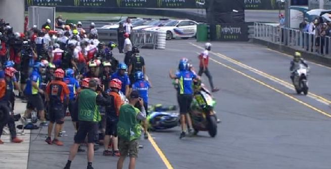 MotoGP, nuova procedura "flag to flag" in prova a Silverstone