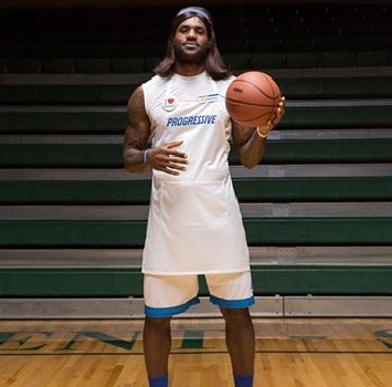 LeBron James (Facebook) LeBron James (Facebook)