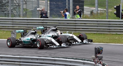 F1, GP Austria: disastro Ferrari, vince Rosberg