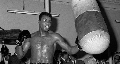 Lo sport piange Ali. Foreman: "Se ne va la parte più grande di me"