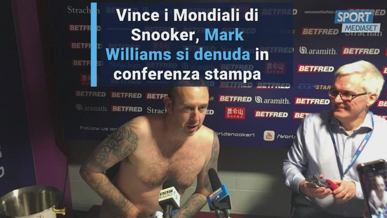 Vince i Mondiali di Snooker, Mark Williams si denuda in conferenza stampa