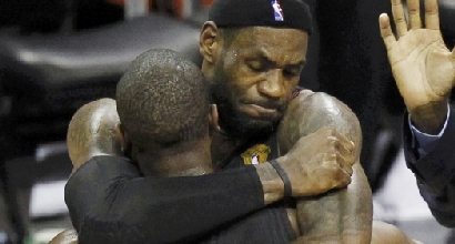 Nba, James: "Wade è stato straordinario" Nba, James: "Wade è stato straordinario"