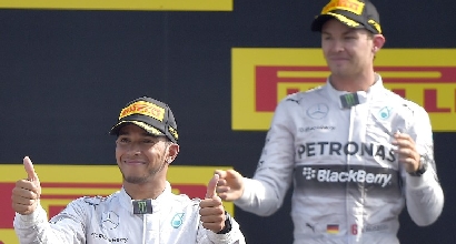 Hamilton e Rosberg, foto Afp Hamilton e Rosberg, foto Afp
